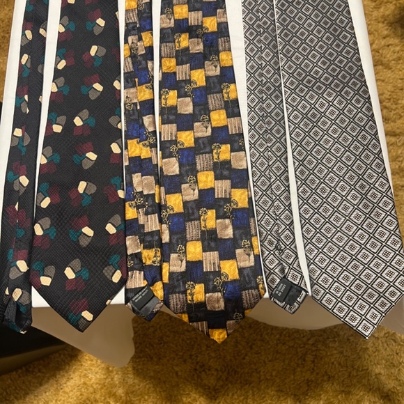 3 Designer Ties - Picture 6 of 11